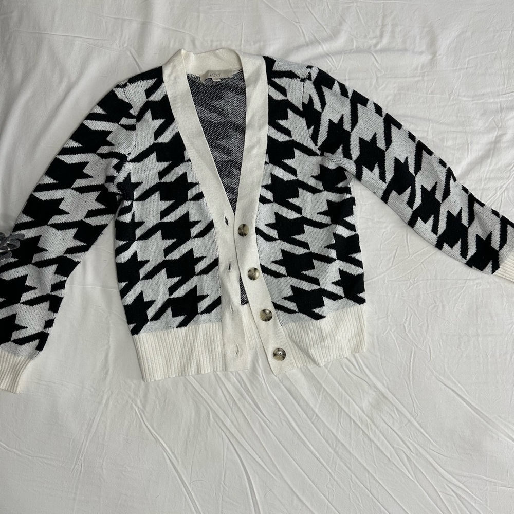 NWOT LOFT Black and White Houndstooth Cardigan